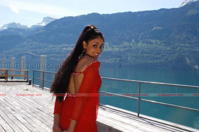Genelia Actress hd photo