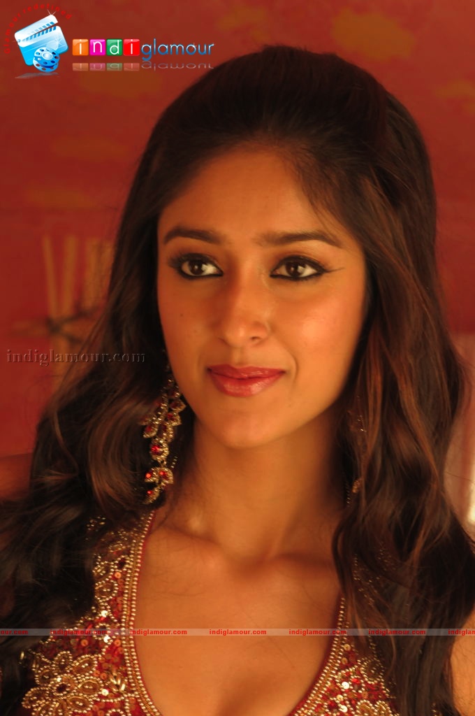 Ileana in Rechipo Actress hd photo
