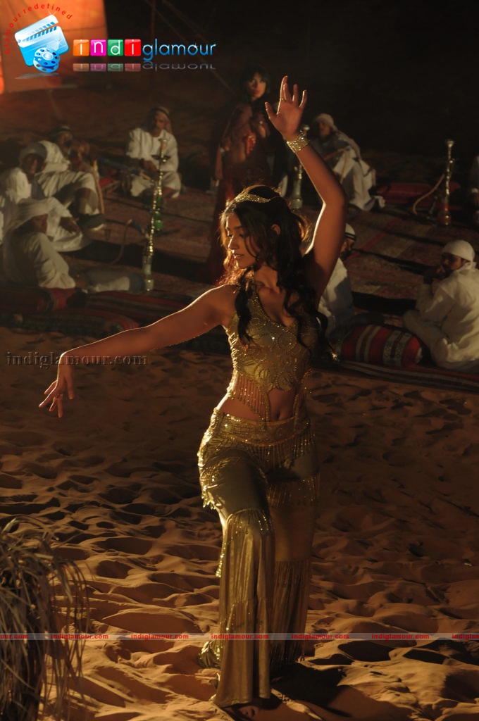 Ileana in Rechipo Actress hd photo