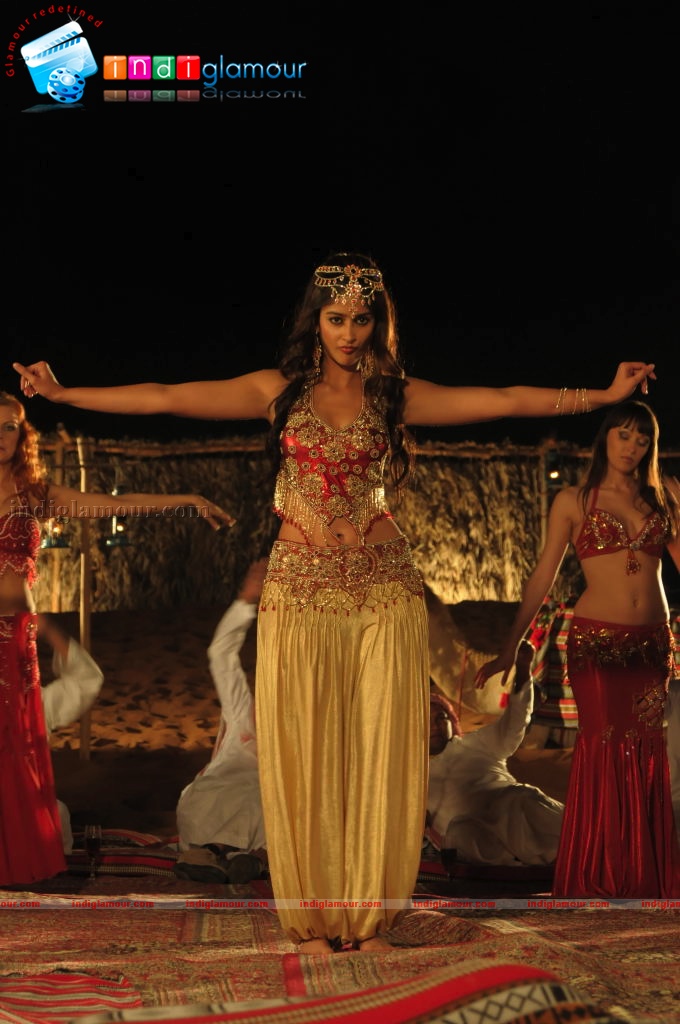 Ileana in Rechipo Actress hd photo