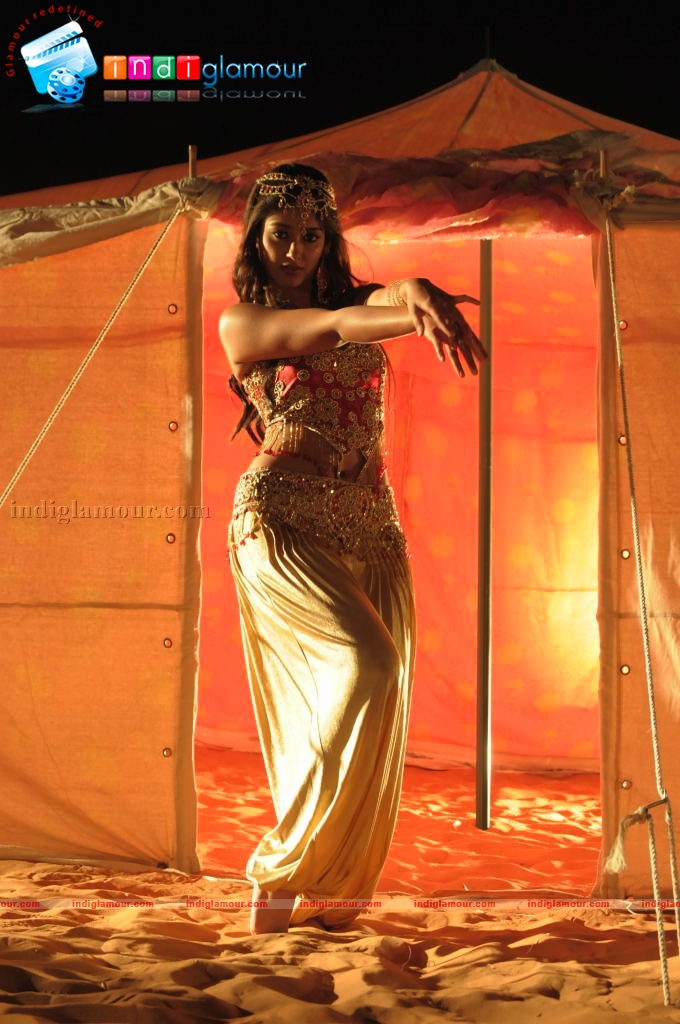 Ileana in Rechipo Actress hd photo
