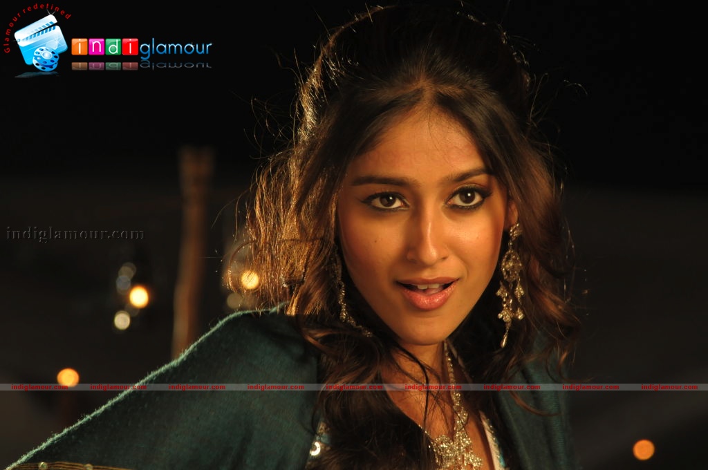 Ileana in Rechipo Actress hd photo