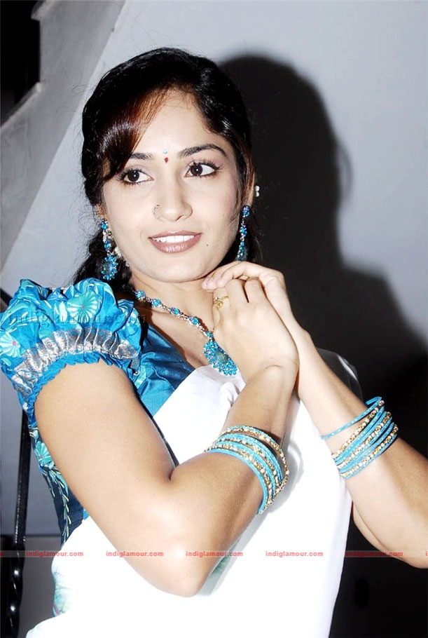 Madhavi Latha Actress hd photo