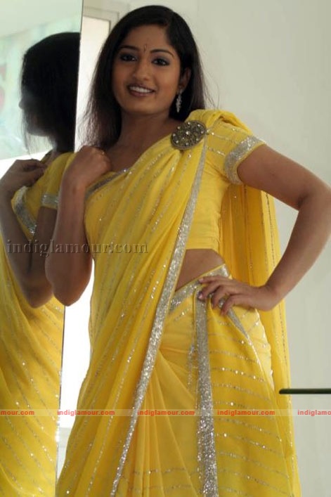 Madhavi Latha Actress hd photo