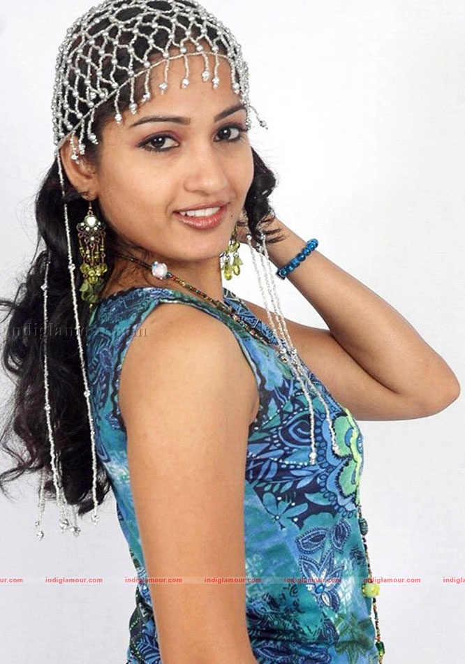 Madhavi Latha Actress hd photo