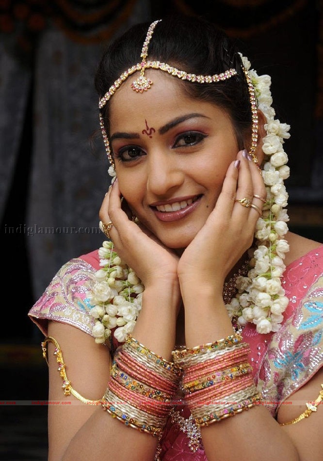 Madhavi Latha Actress hd photo