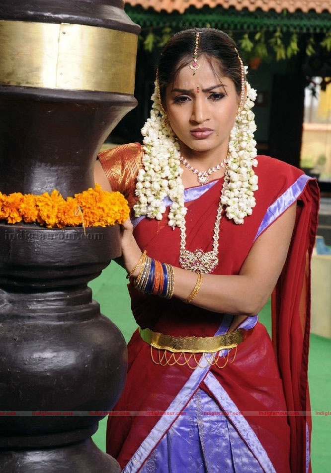 Madhavi Latha Actress hd photo