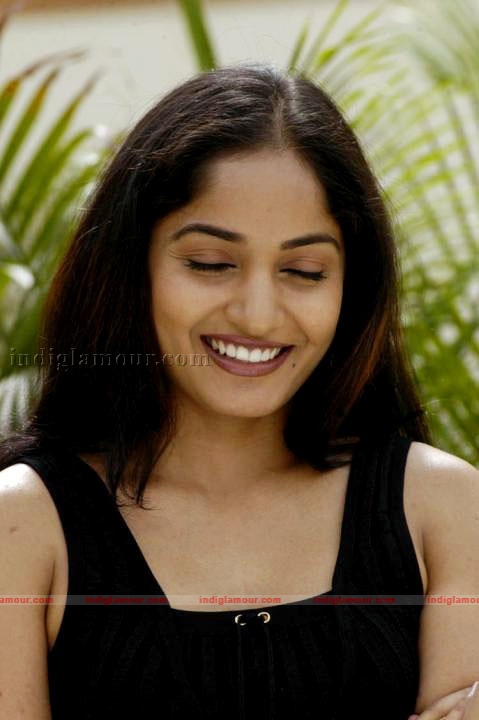 Madhavi Latha Actress hd photo