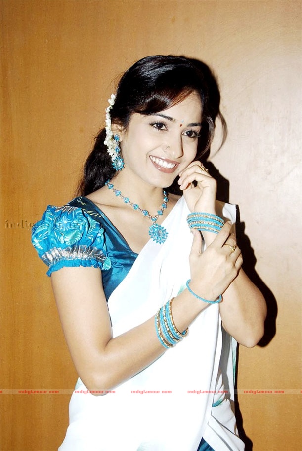 Madhavi Latha Actress hd photo