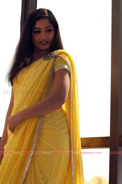 Madhavi Latha Actress hd photo