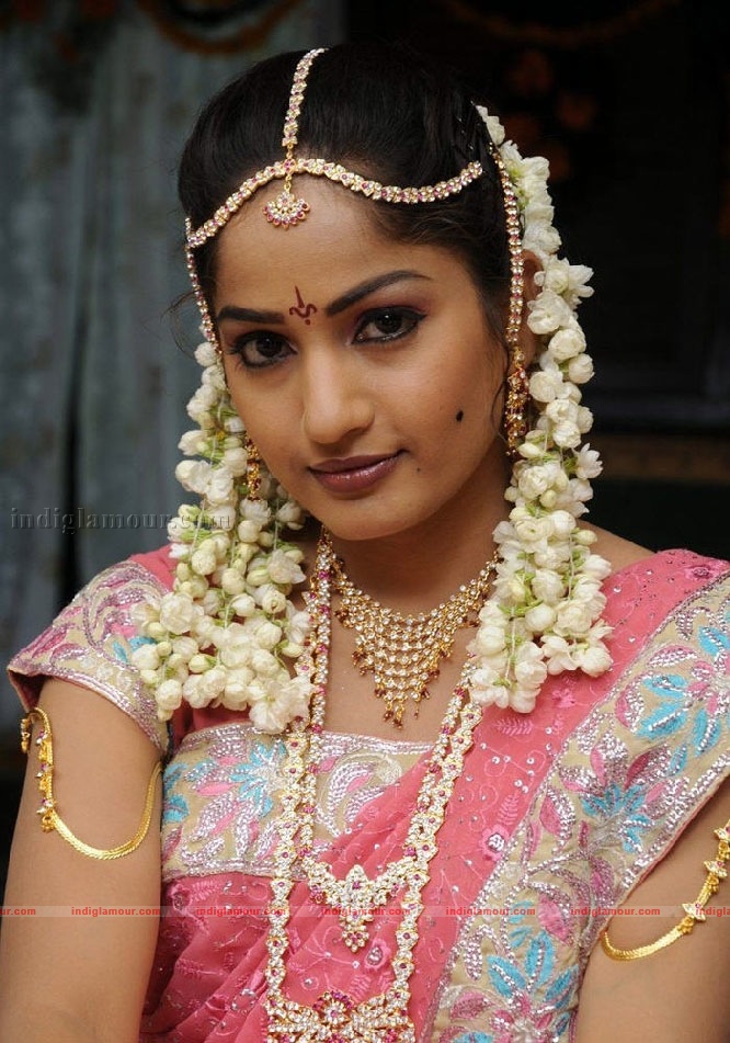 Madhavi Latha Actress hd photo