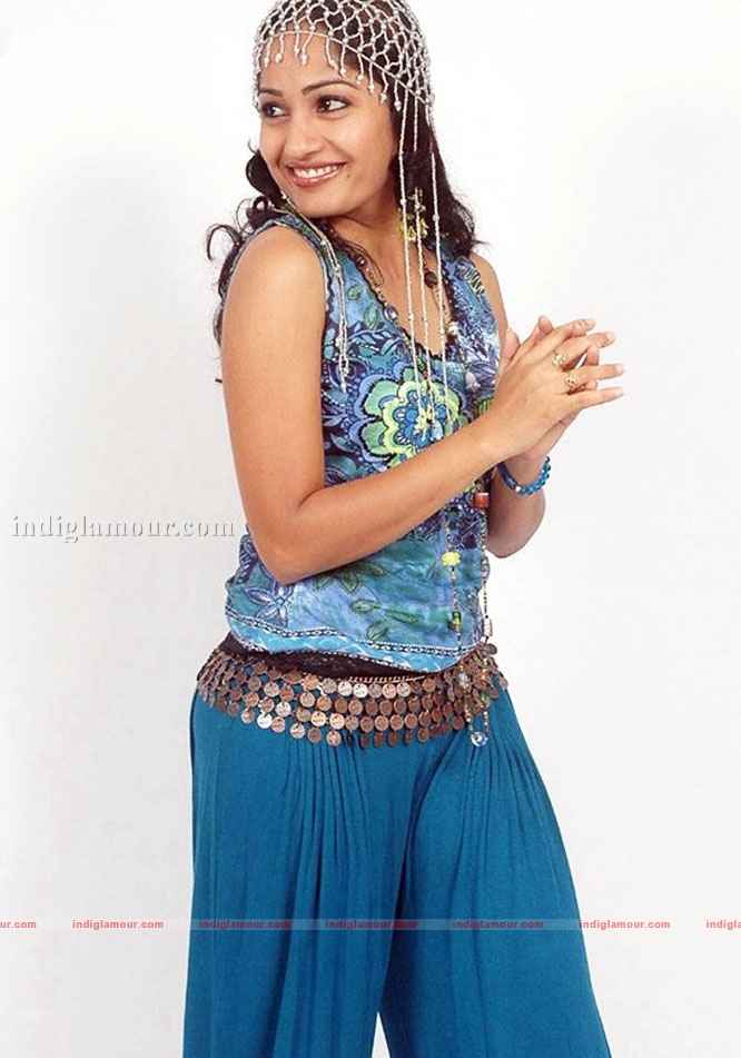 Madhavi Latha Actress hd photo