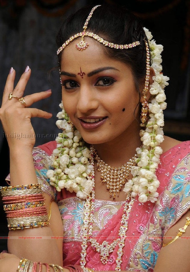 Madhavi Latha Actress hd photo