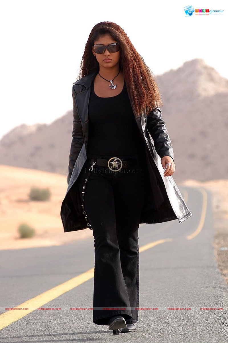 Nayantara in Black Actress hd photo