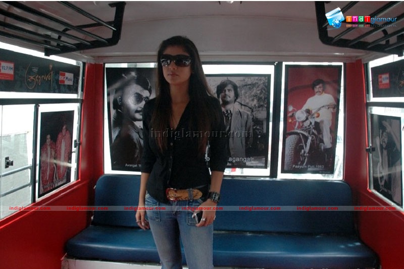 Nayantara in Black Actress hd photo