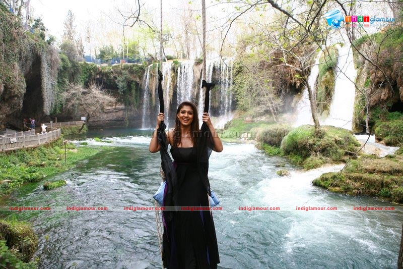 Nayantara in Black Actress hd photo