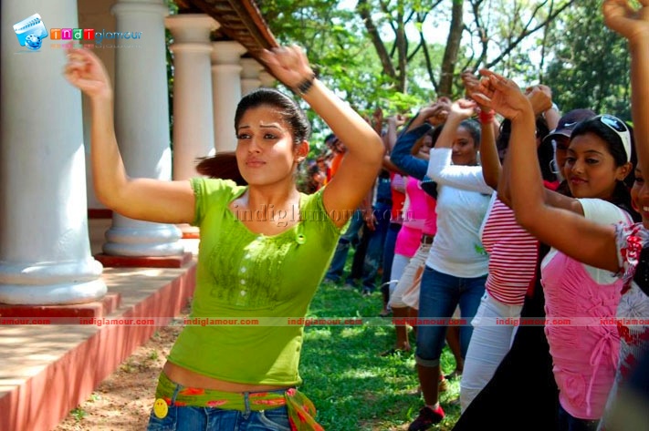 Nayantara in Green Actress hd photo