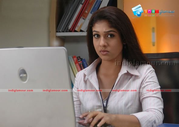 Nayantara in White Actress hd photo