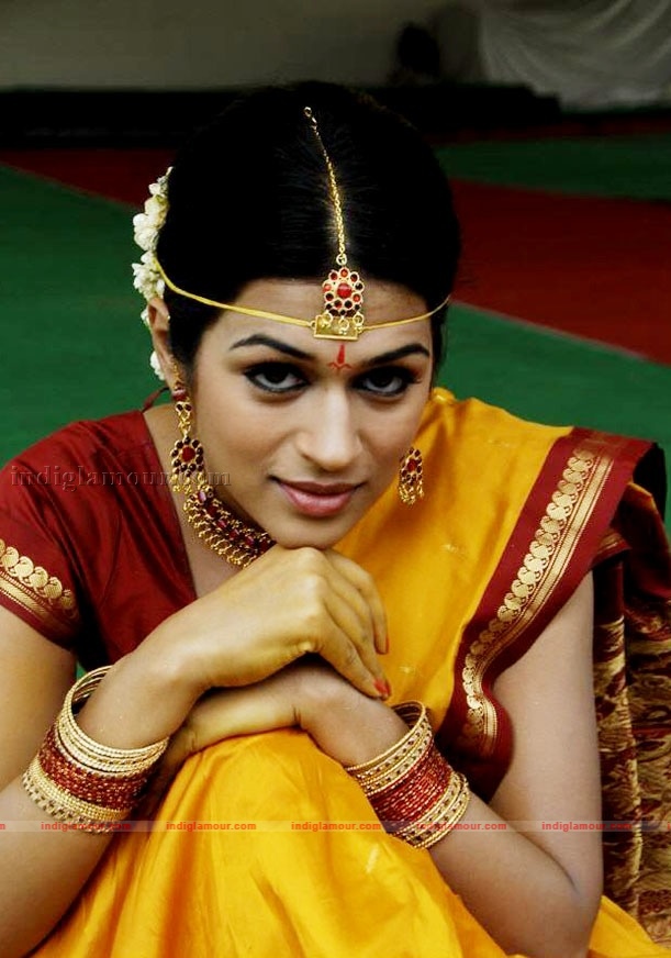 Shraddha Das Actress hd photo