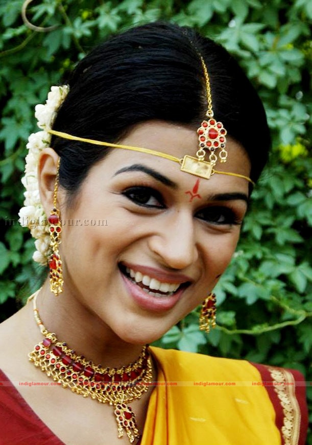 Shraddha Das Actress hd photo
