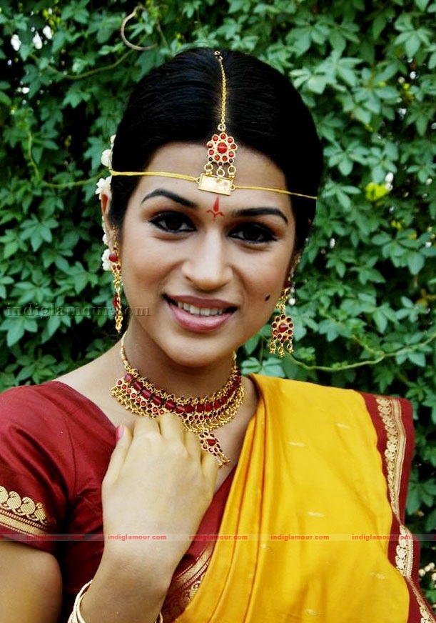 Shraddha Das Actress hd photo