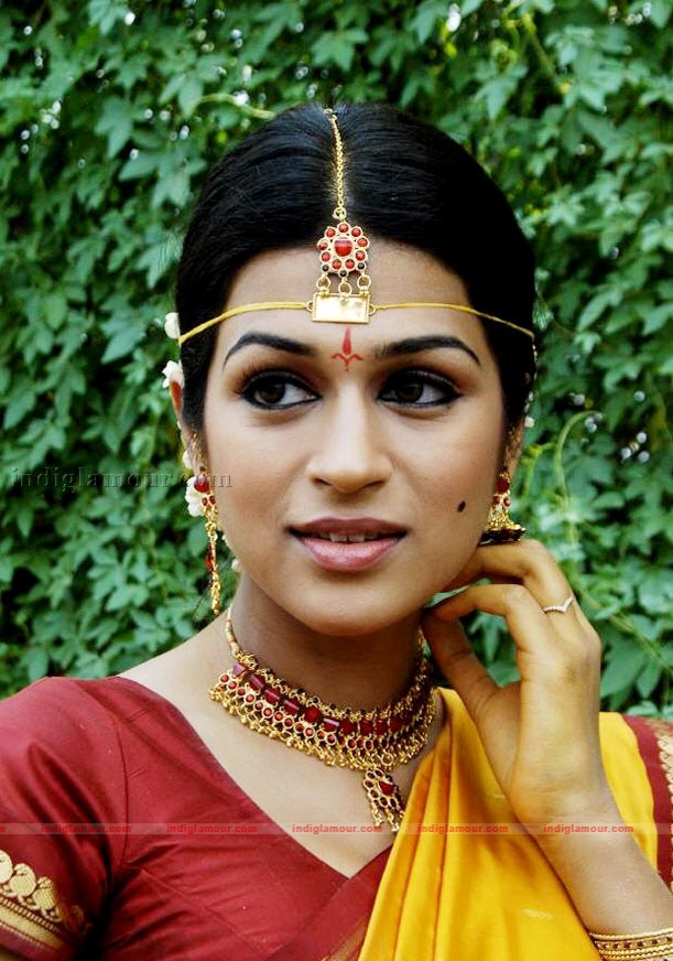 Shraddha Das Actress hd photo