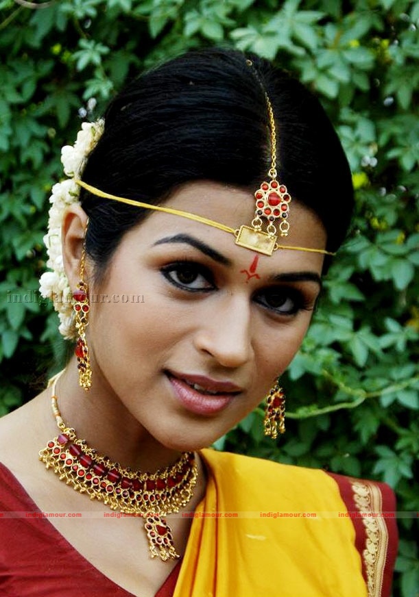 Shraddha Das Actress hd photo