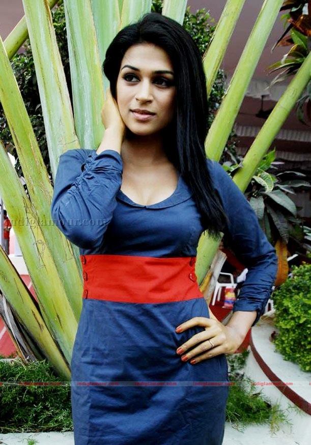 Shraddha Das Actress hd photo