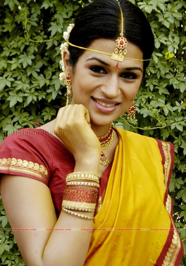Shraddha Das Actress hd photo