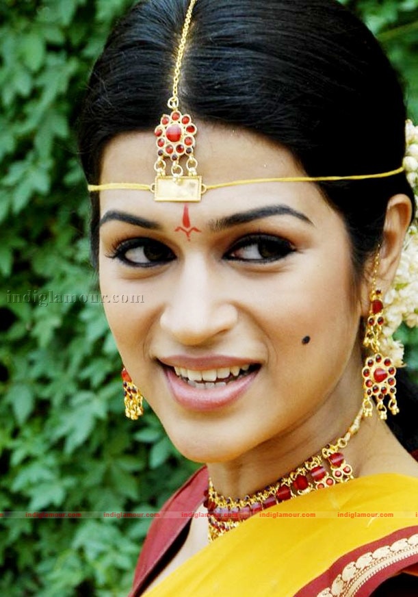 Shraddha Das Actress hd photo