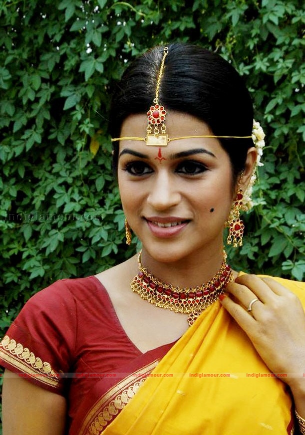 Shraddha Das Actress hd photo