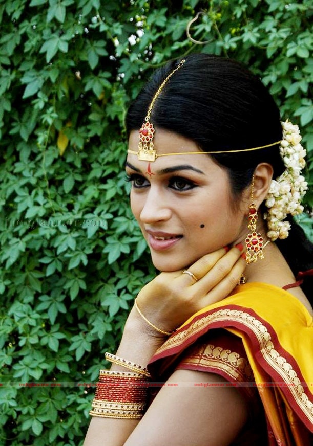 Shraddha Das Actress hd photo