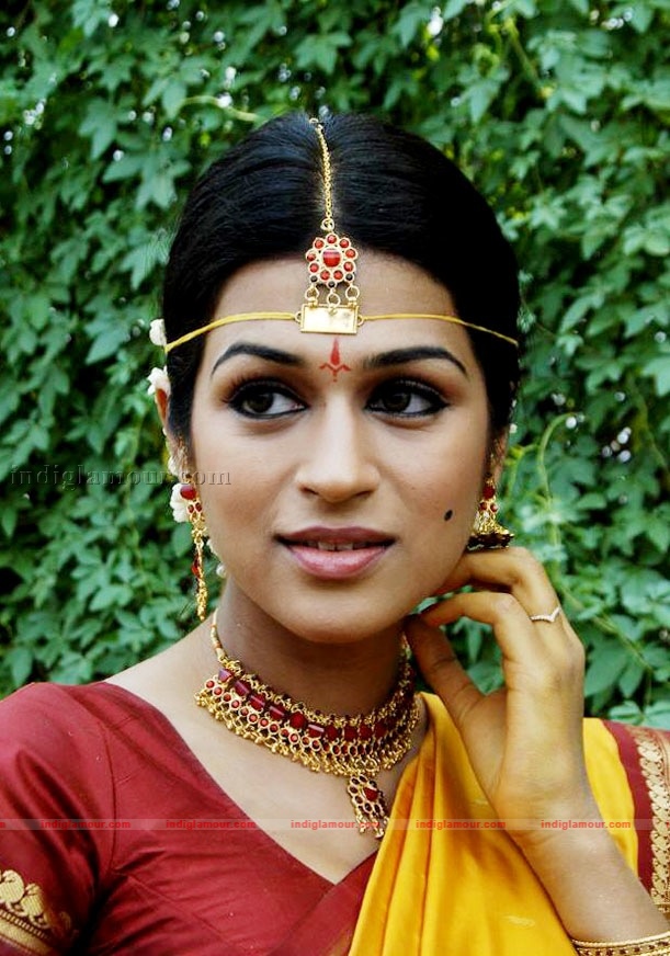 Shraddha Das Actress hd photo