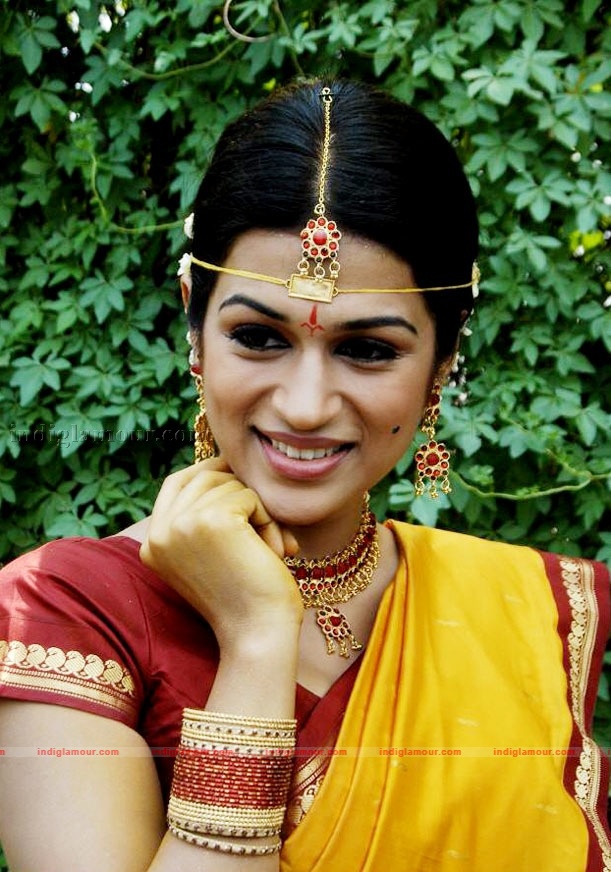 Shraddha Das Actress hd photo