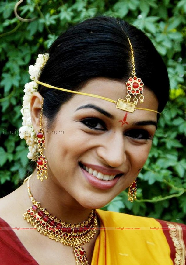 Shraddha Das Actress hd photo