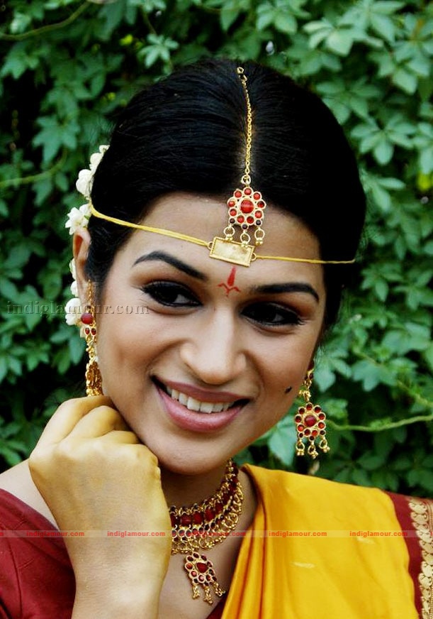 Shraddha Das Actress hd photo