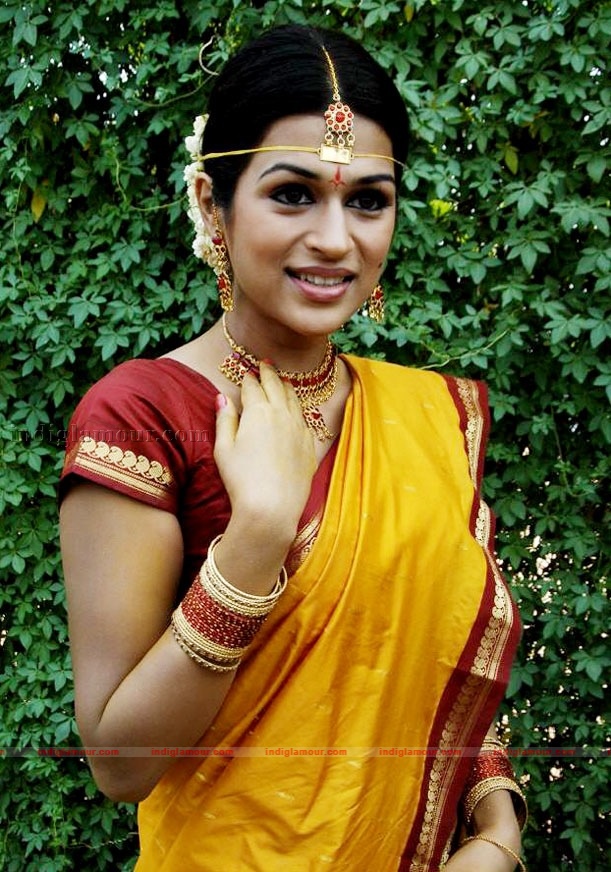 Shraddha Das Actress hd photo