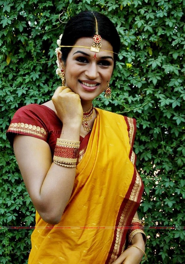 Shraddha Das Actress hd photo