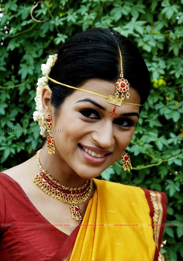 Shraddha Das Actress hd photo