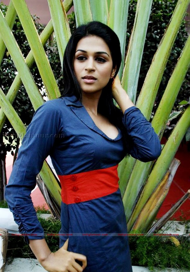 Shraddha Das Actress hd photo