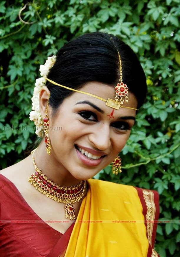 Shraddha Das Actress hd photo