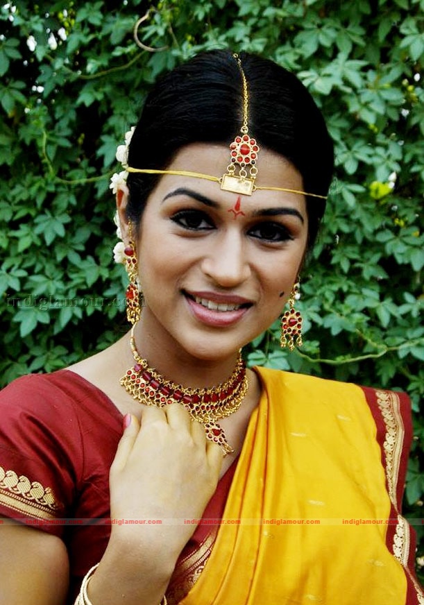 Shraddha Das Actress hd photo