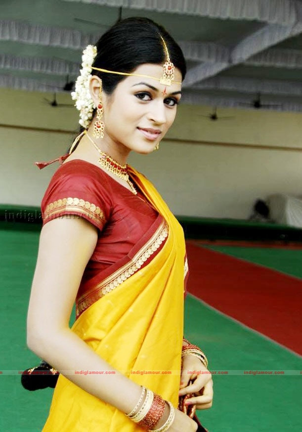 Shraddha Das Actress hd photo
