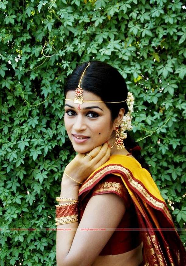 Shraddha Das Actress hd photo