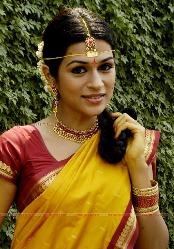Shraddha Das Actress hd photo