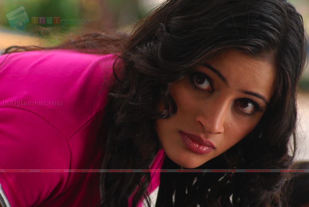 Navneet Kaur Actress hd photo
