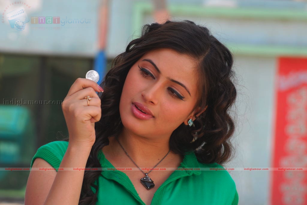 Navneet Kaur Actress hd photo