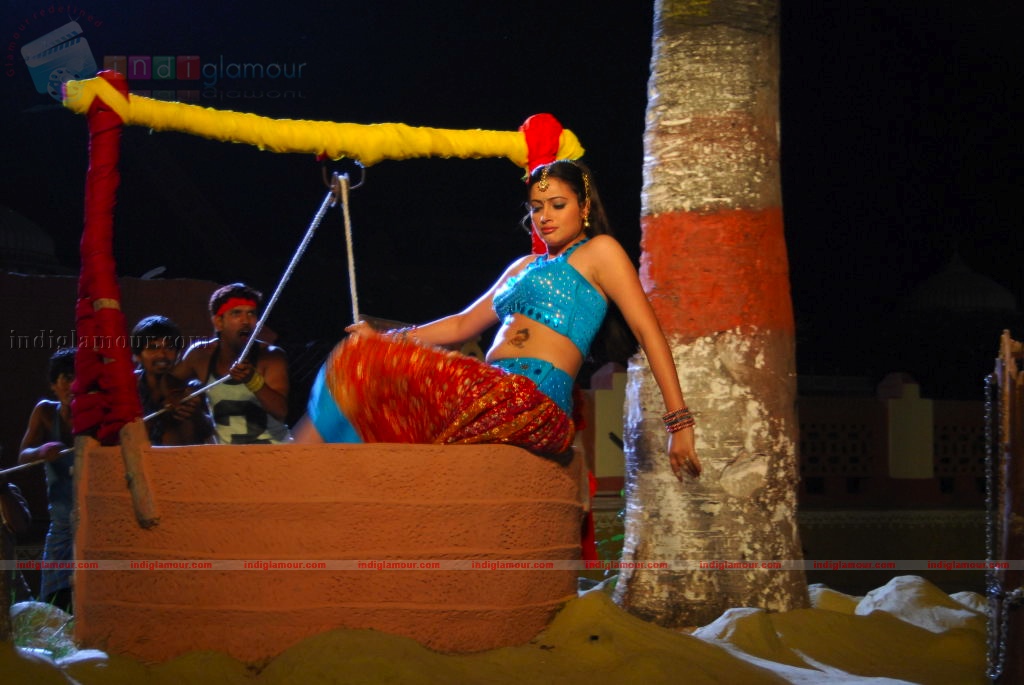 Navneet Kaur Actress hd photo