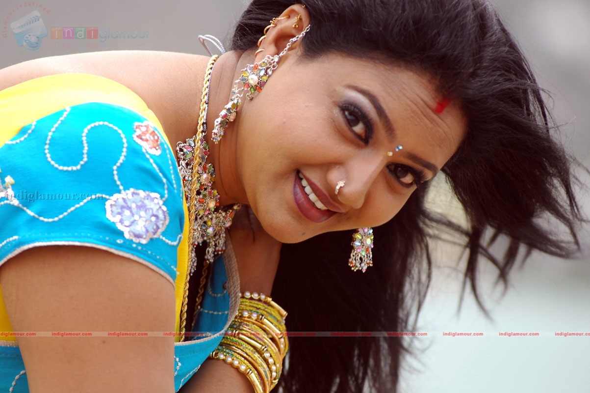 Raksha Actress hd photo