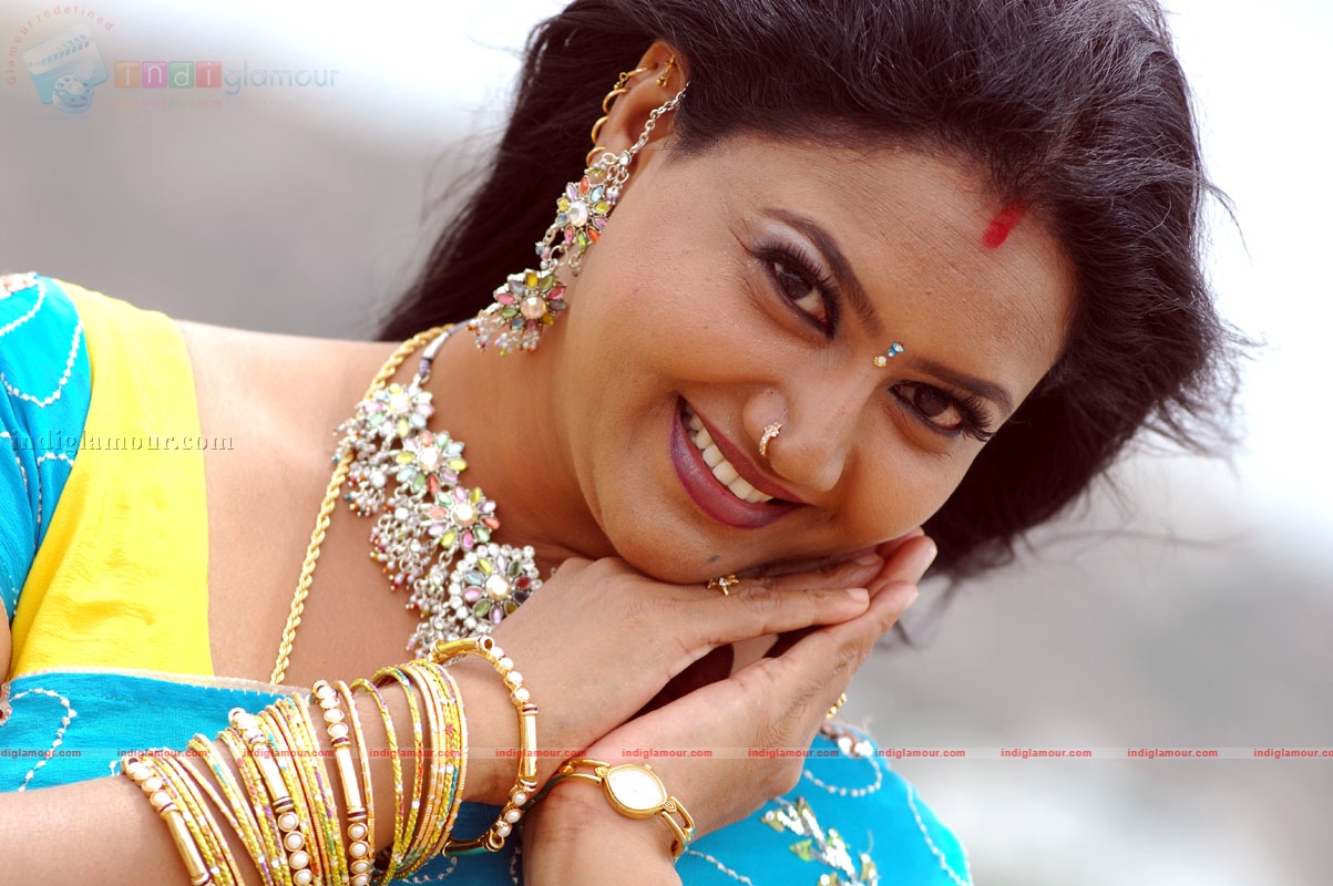 Raksha Actress hd photo